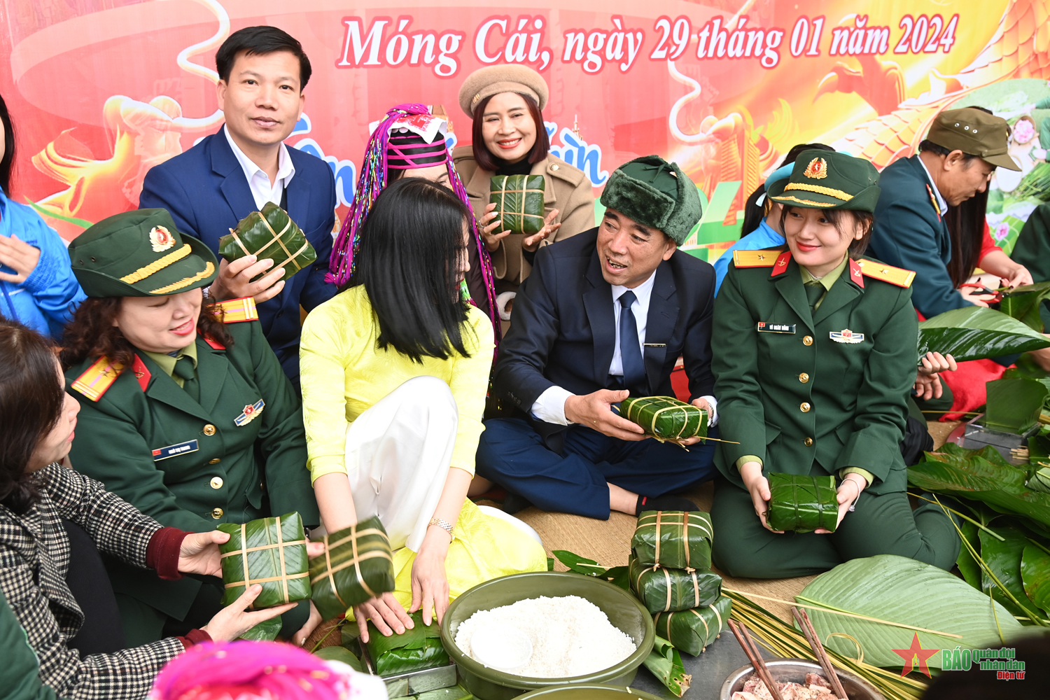 Sôi nổi chương trình “Xuân biên cương - Tết thắm tình quân dân” tại Móng Cái